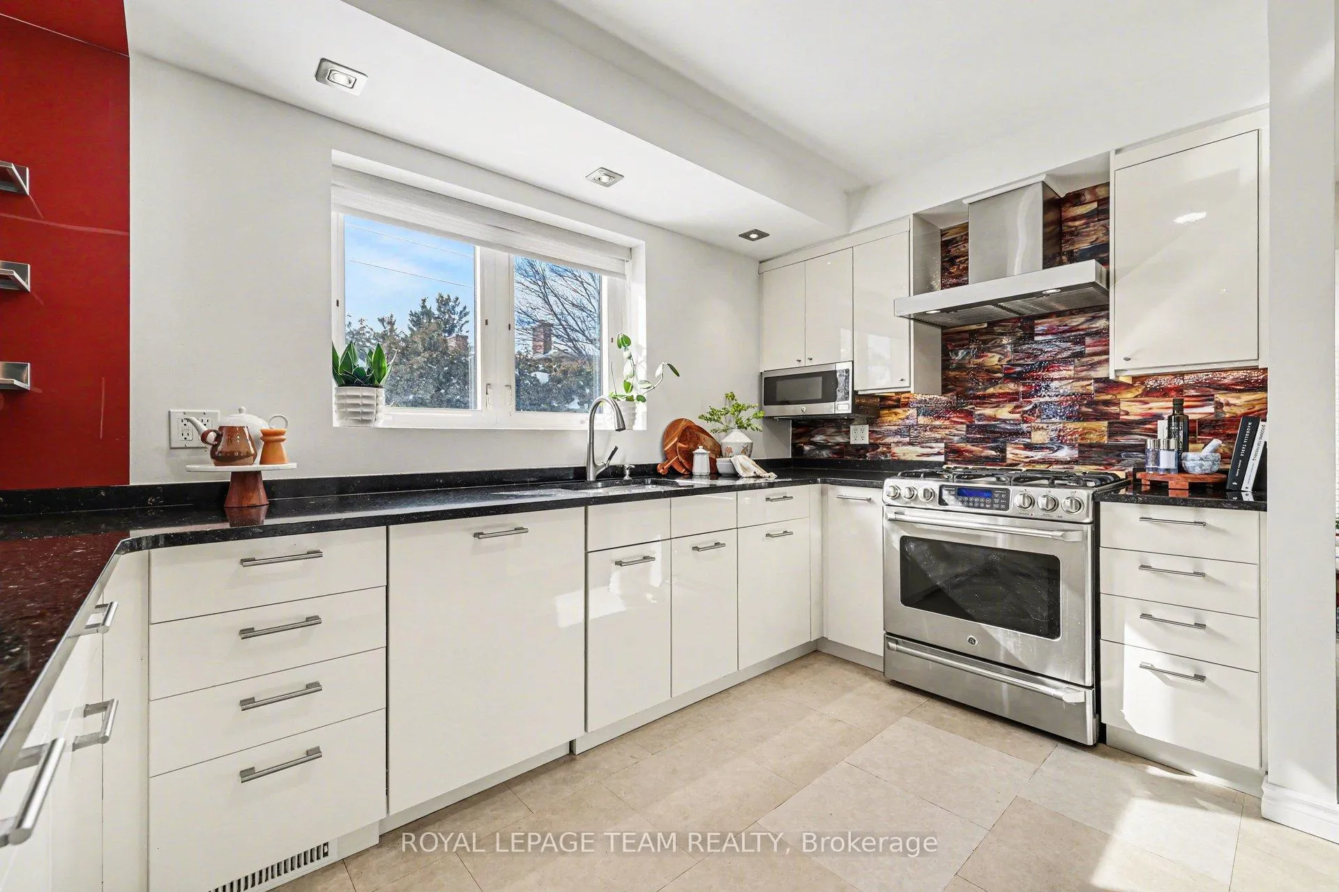 Photo 15 of 36 Butterfield Road, Ottawa, Munster — HOMEH