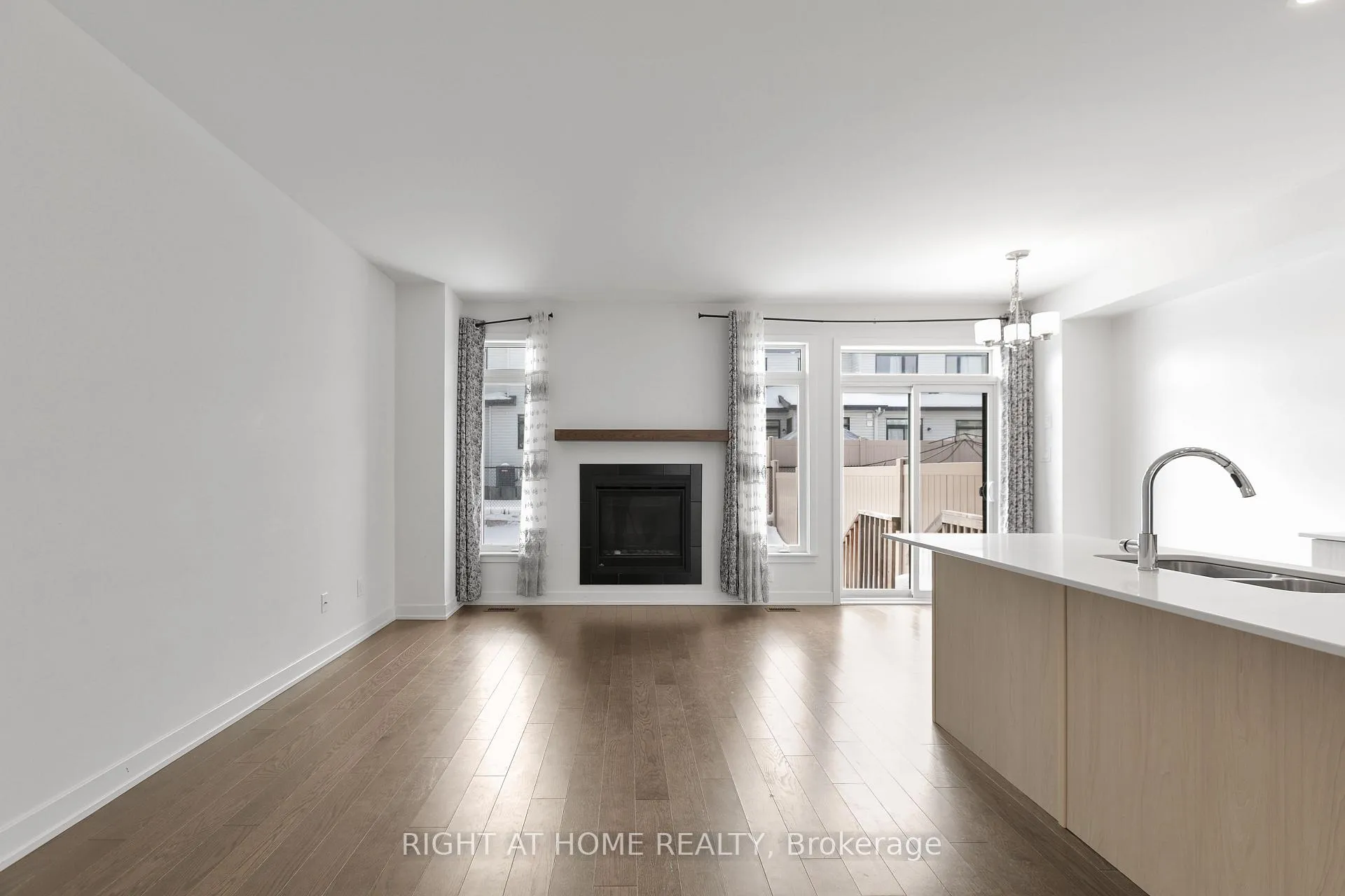 Photo 4 of 613 Rathburn Lane, Ottawa, Leitrim — HOMEH
