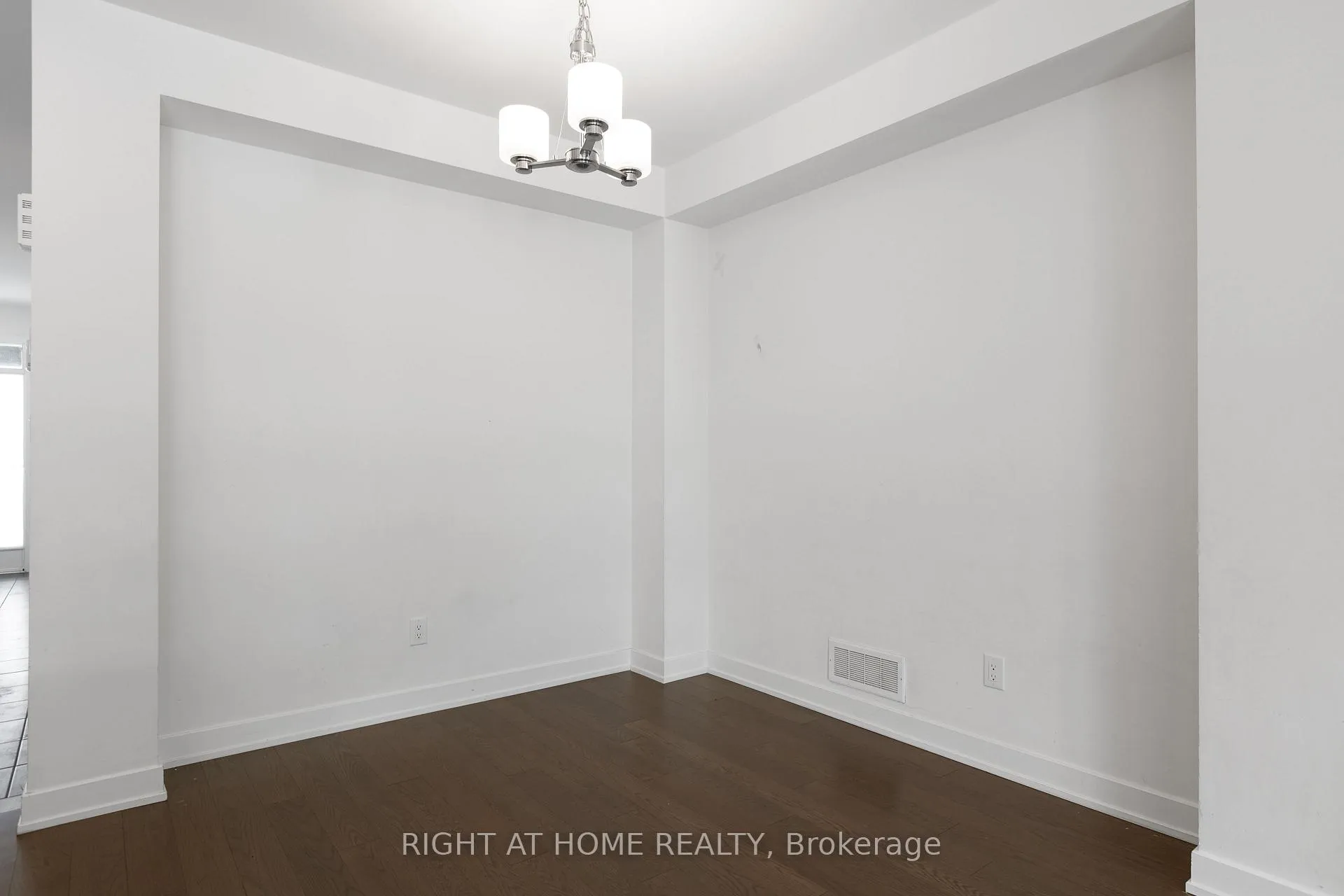 Photo 6 of 613 Rathburn Lane, Ottawa, Leitrim — HOMEH