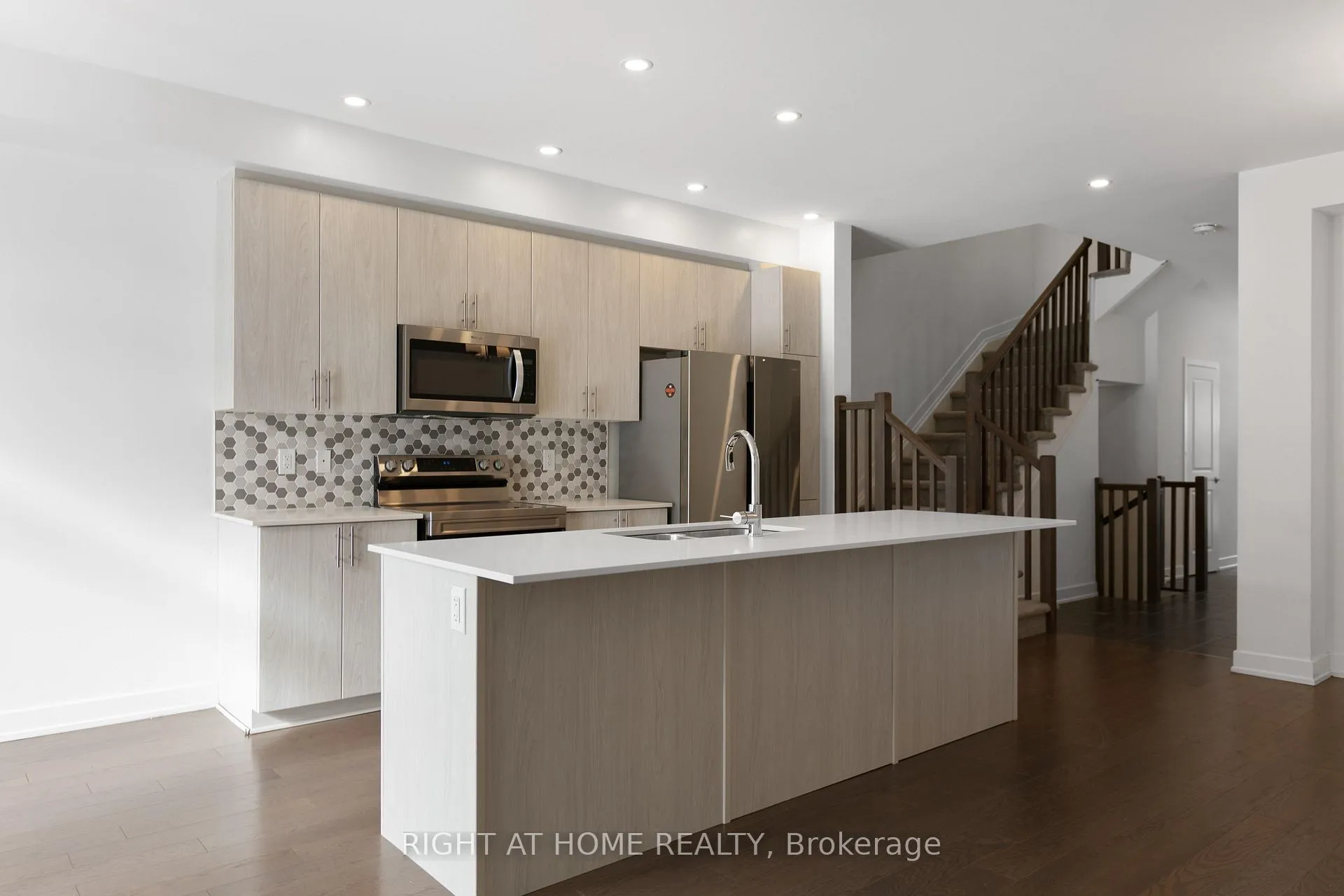 Photo 7 of 613 Rathburn Lane, Ottawa, Leitrim — HOMEH