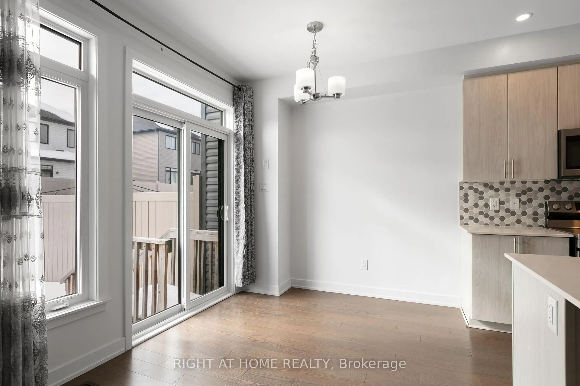 Photo 9 of 613 Rathburn Lane, Ottawa, Leitrim — HOMEH