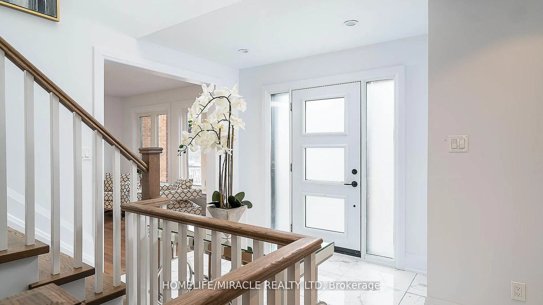 Photo 3 of Unit Upper, 157 Valeria Boulevard, Vaughan, East Woodbridge — HOMEH