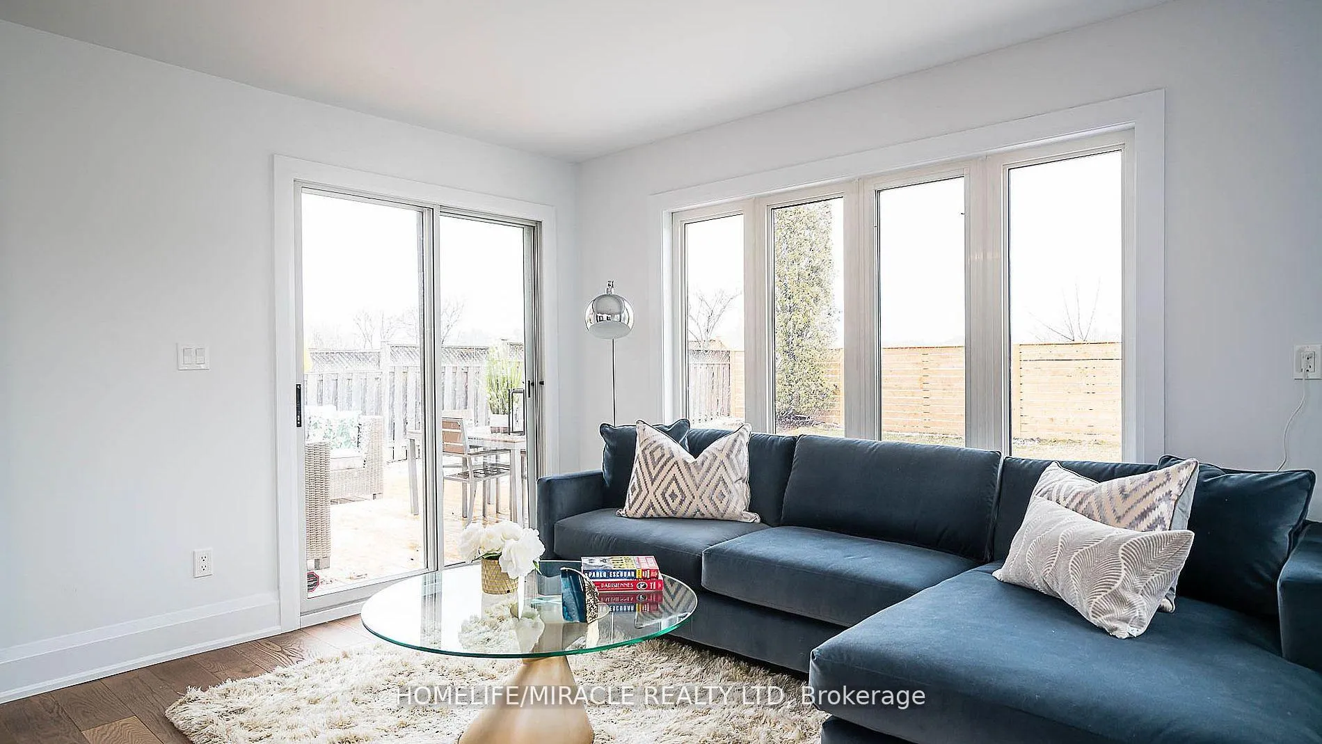 Photo 6 of Unit Upper, 157 Valeria Boulevard, Vaughan, East Woodbridge — HOMEH