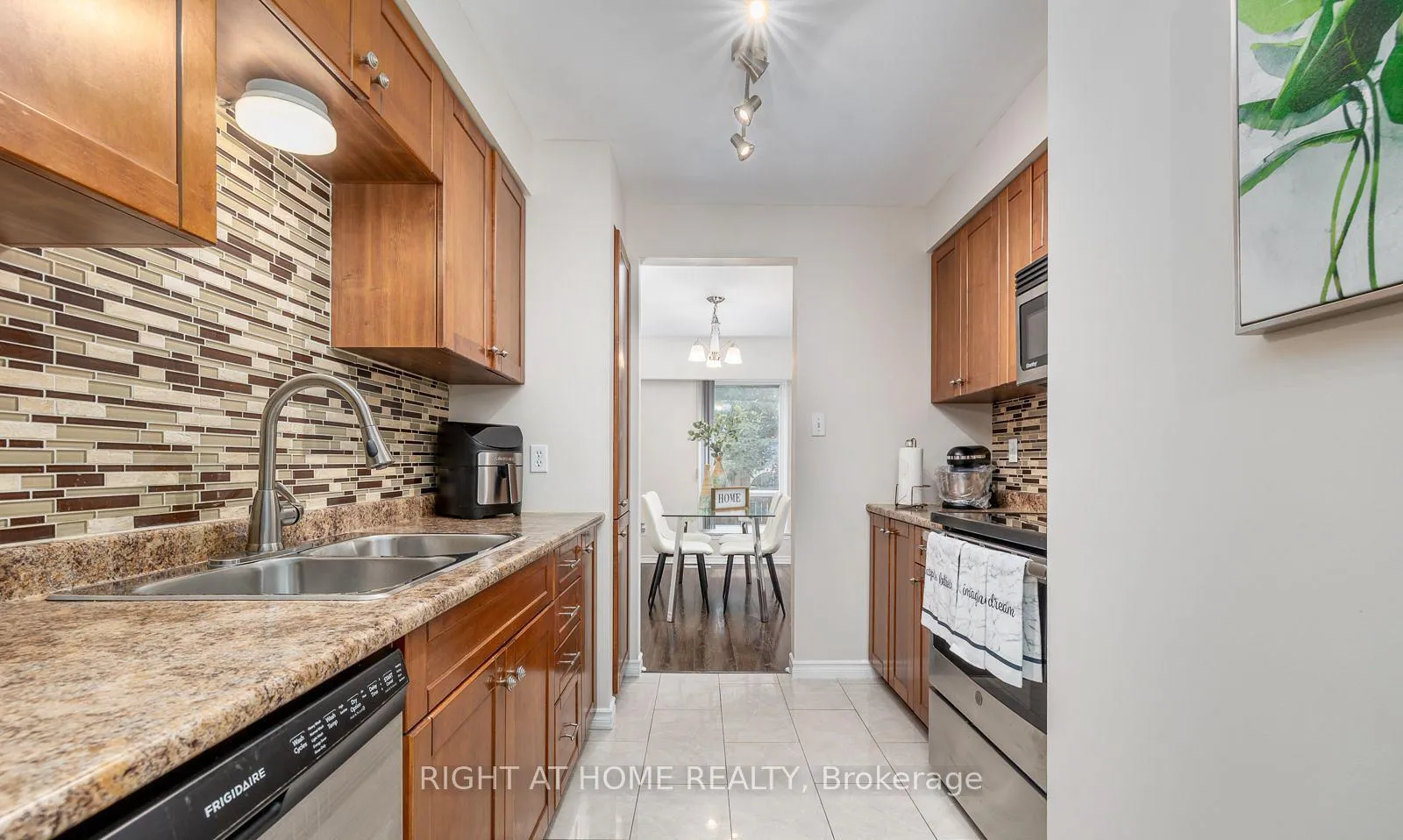 Photo 9 of Unit 91, 155 Glovers Road, Oshawa, Samac — HOMEH