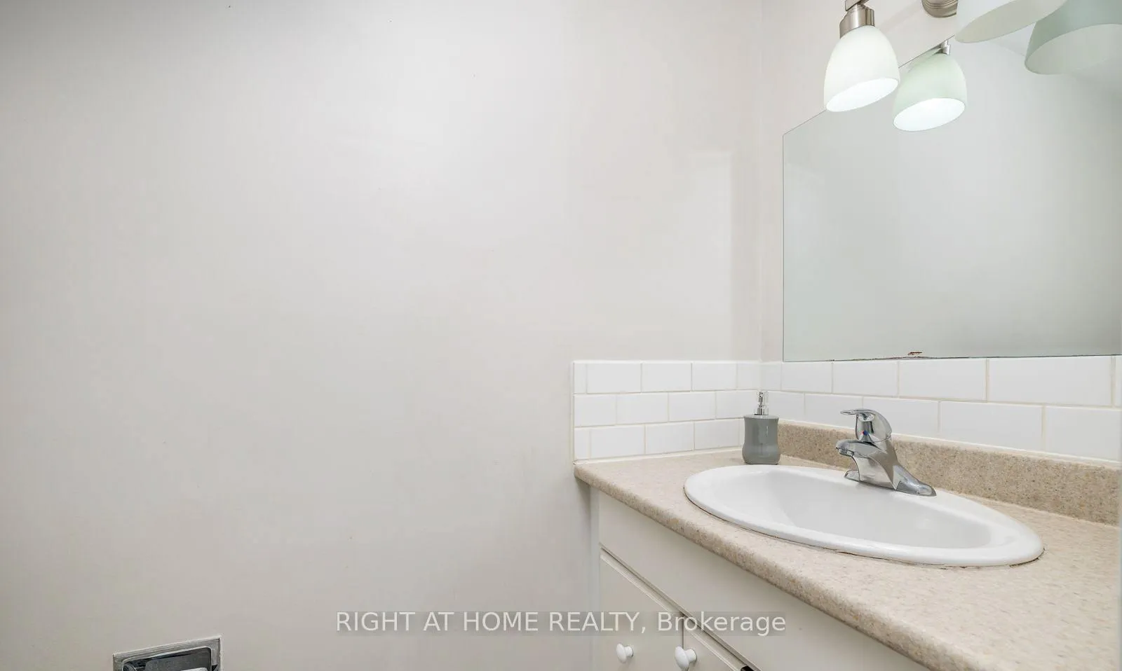 Photo 13 of Unit 91, 155 Glovers Road, Oshawa, Samac — HOMEH