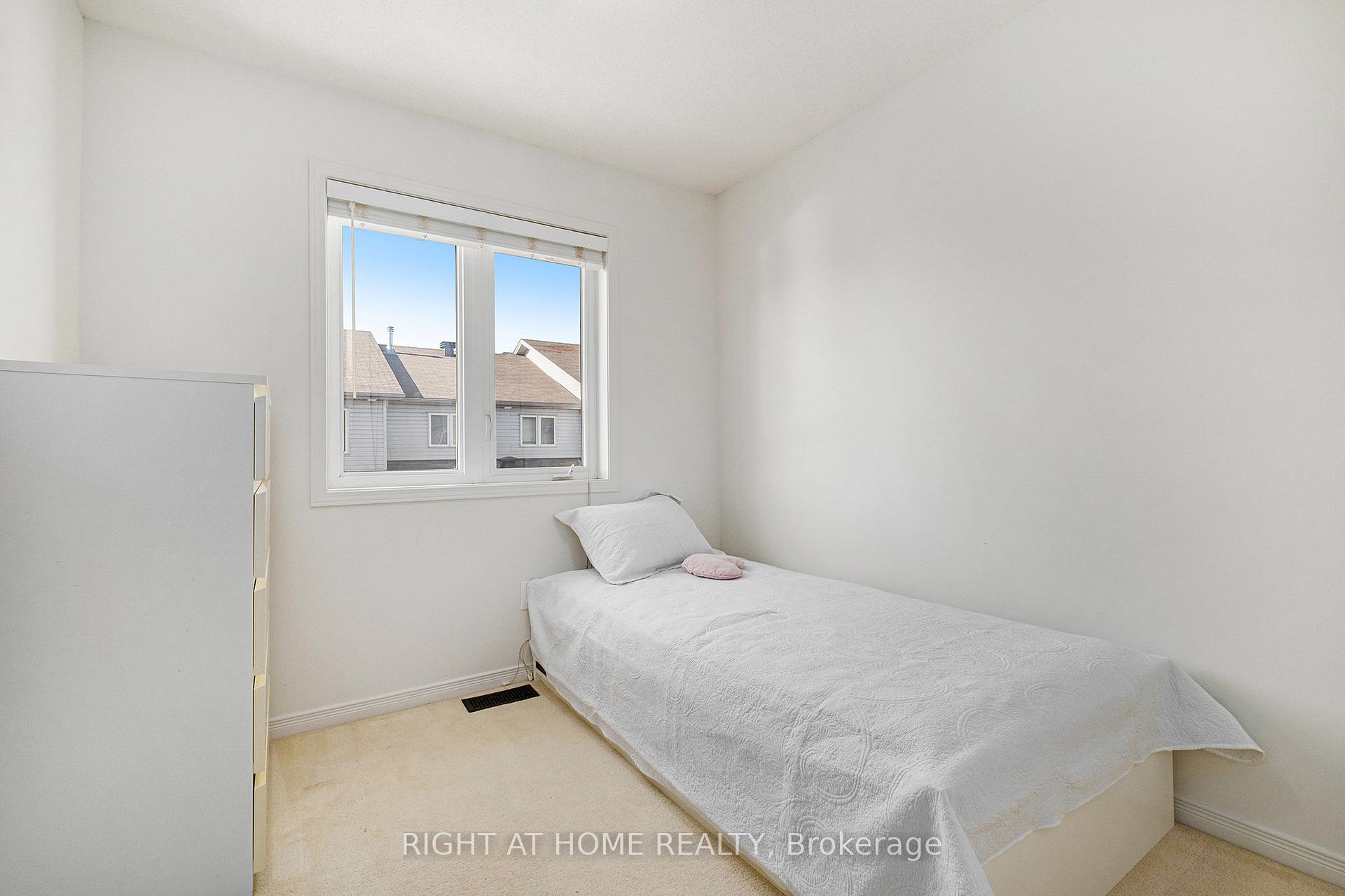 Photo 10 of 277 Macoun Circle, Ottawa, Hunt Club Park/Greenboro — HOMEH