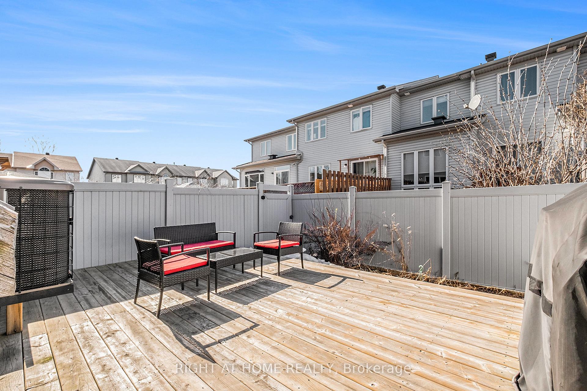 Photo 19 of 277 Macoun Circle, Ottawa, Hunt Club Park/Greenboro — HOMEH