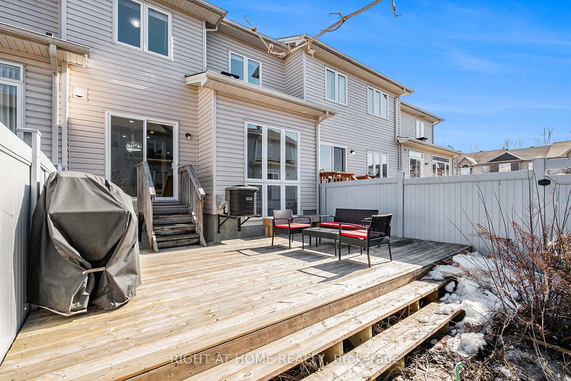 Photo 39 of 277 Macoun Circle, Ottawa, Hunt Club Park/Greenboro — HOMEH