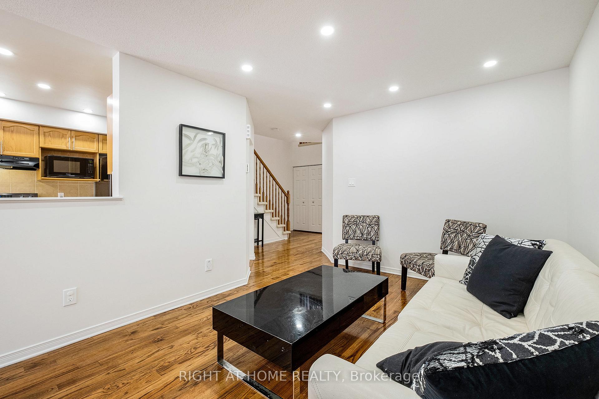 Photo 41 of 277 Macoun Circle, Ottawa, Hunt Club Park/Greenboro — HOMEH