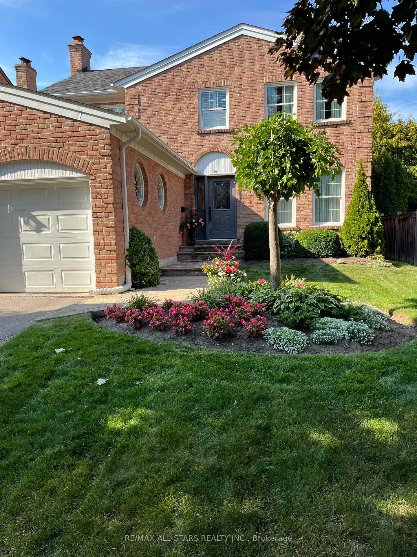 Photo 1 of 24 Ferndell Circle, Markham, Unionville — HOMEH