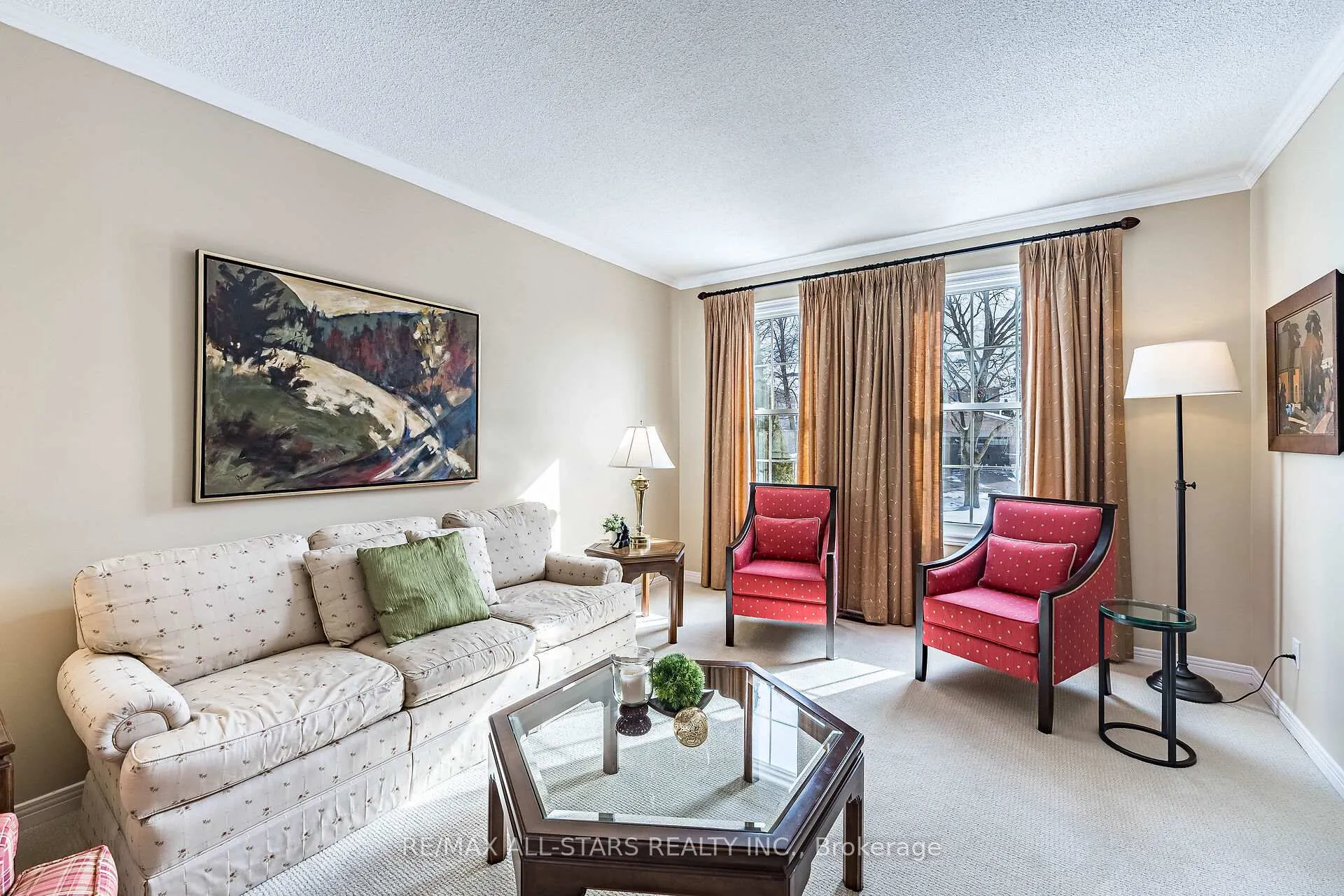Photo 7 of 24 Ferndell Circle, Markham, Unionville — HOMEH