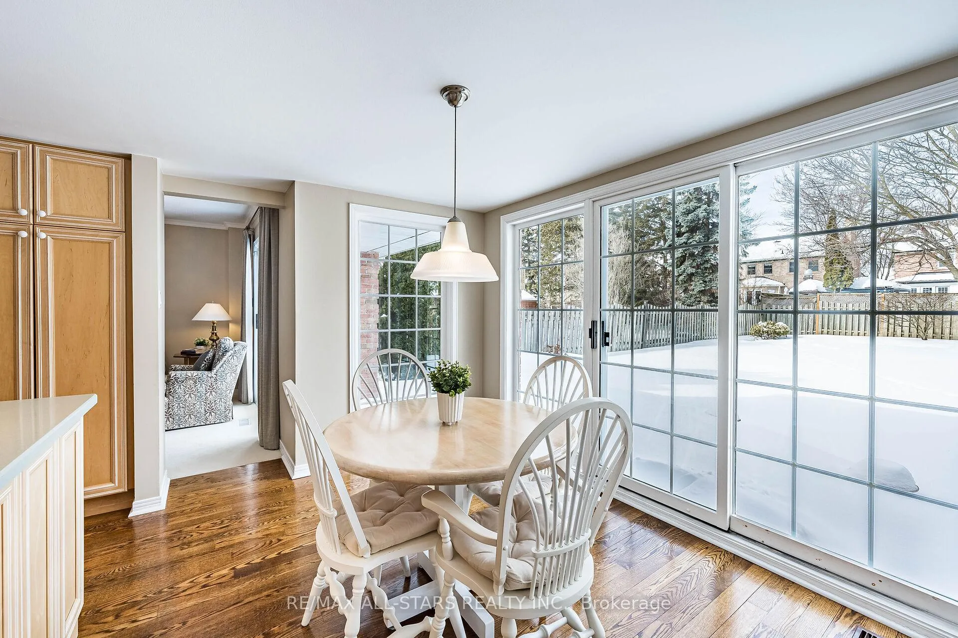 Photo 13 of 24 Ferndell Circle, Markham, Unionville — HOMEH