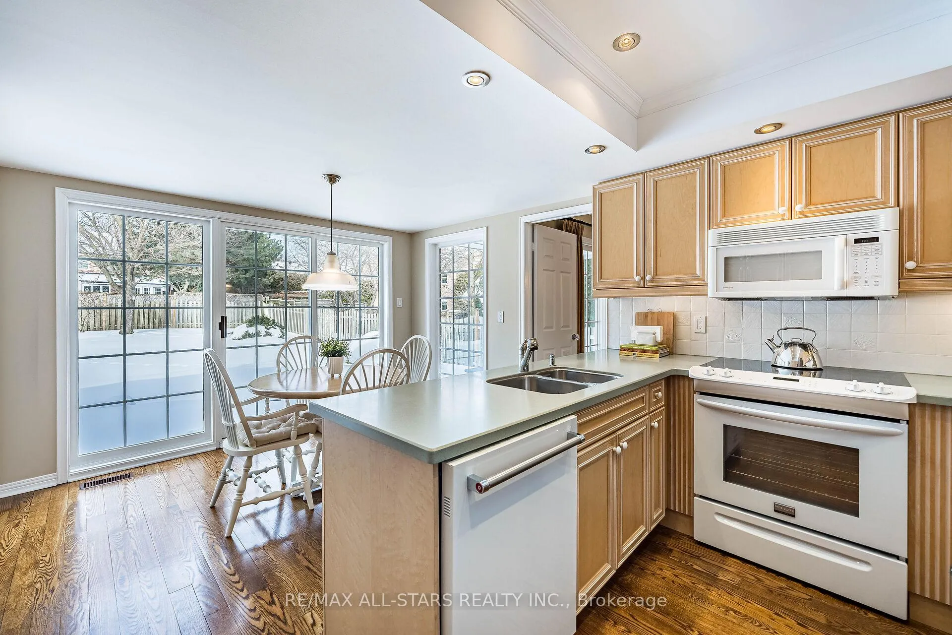 Photo 17 of 24 Ferndell Circle, Markham, Unionville — HOMEH
