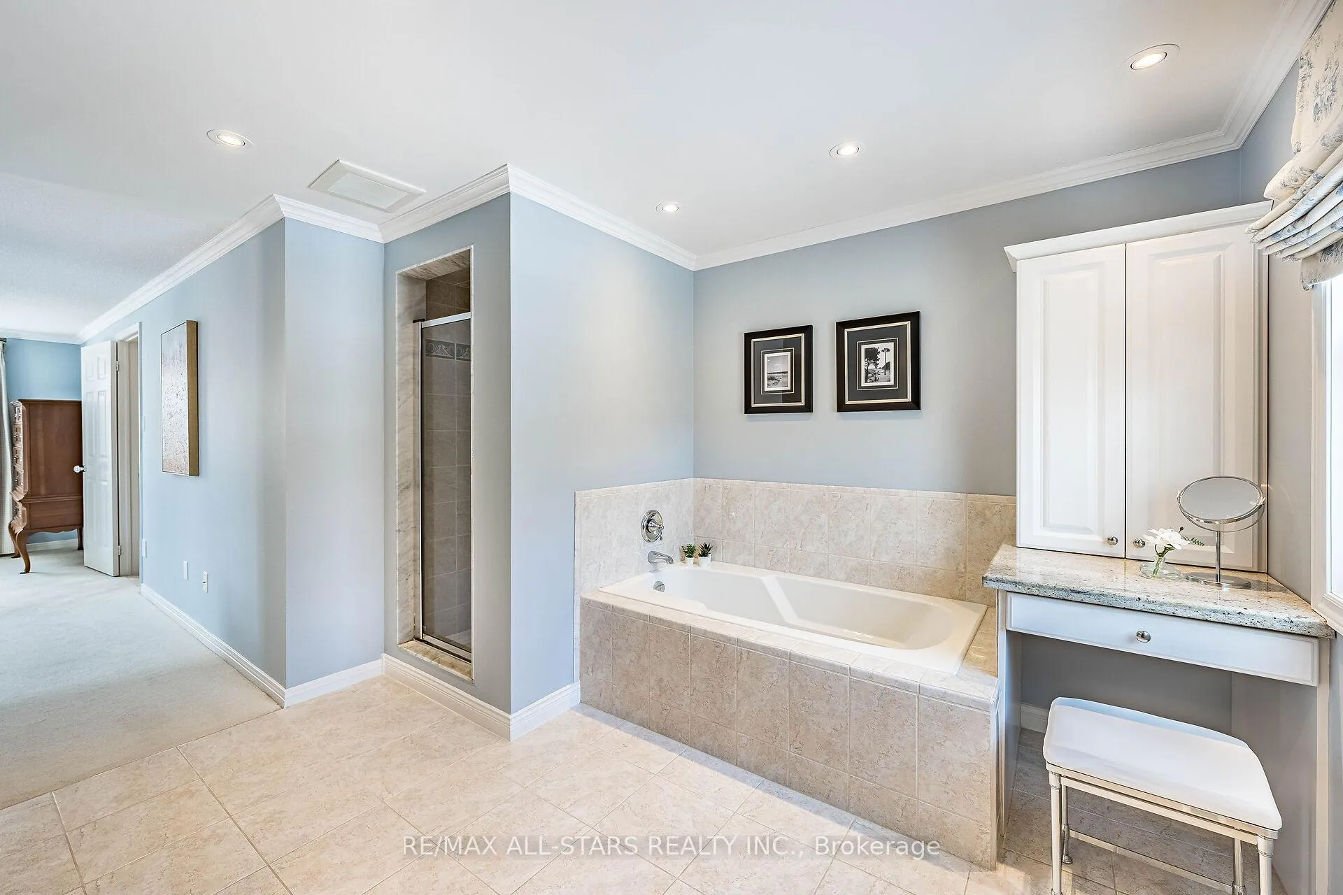 Photo 32 of 24 Ferndell Circle, Markham, Unionville — HOMEH