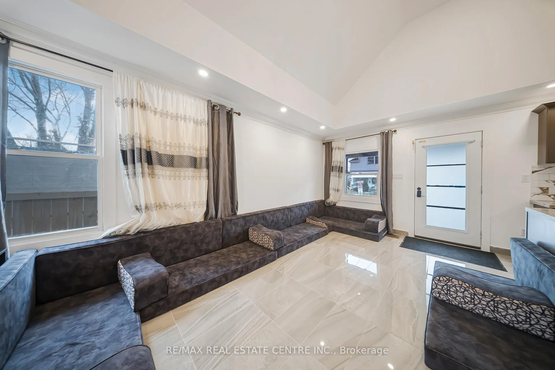 Photo 6 of 118 Cope Street, Hamilton, Homeside — HOMEH