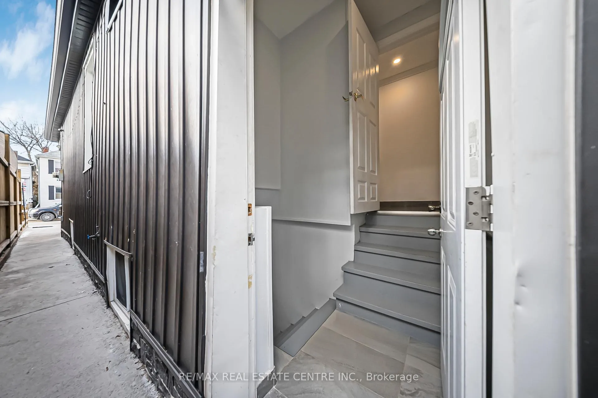 Photo 27 of 118 Cope Street, Hamilton, Homeside — HOMEH