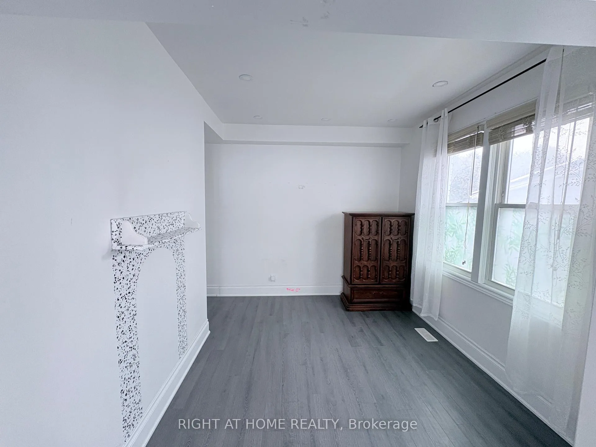 Photo 3 of Unit Main, 144 Conant Street, Oshawa, Lakeview — HOMEH