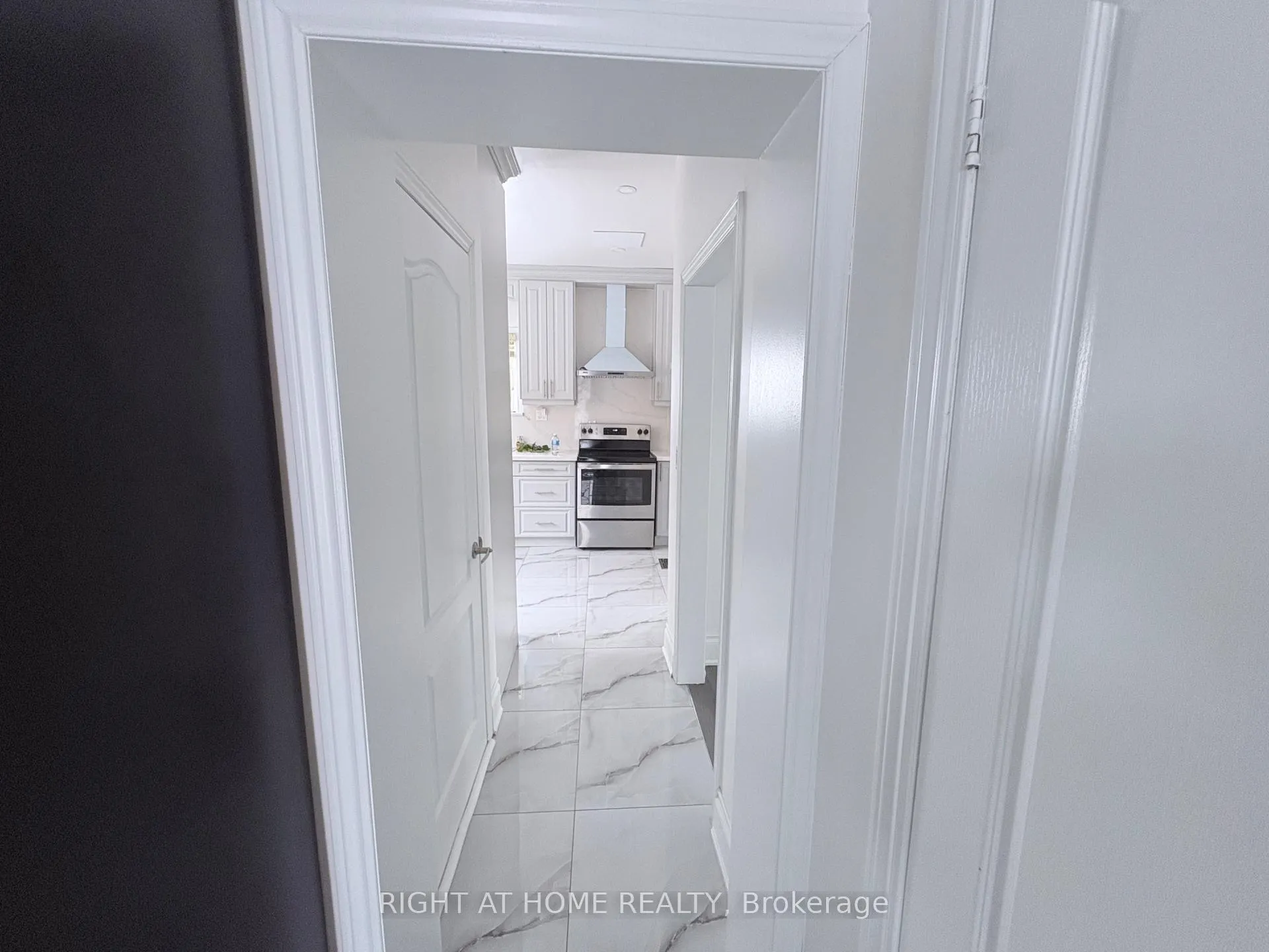 Photo 6 of Unit Main, 144 Conant Street, Oshawa, Lakeview — HOMEH