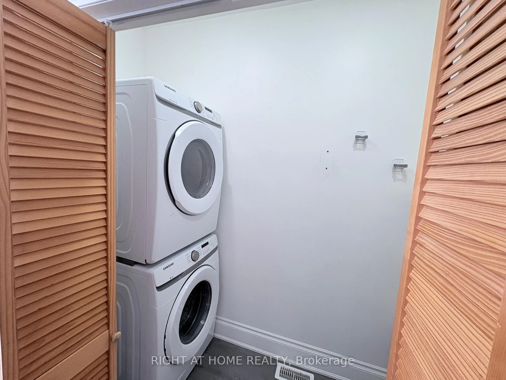 Photo 11 of Unit Main, 144 Conant Street, Oshawa, Lakeview — HOMEH