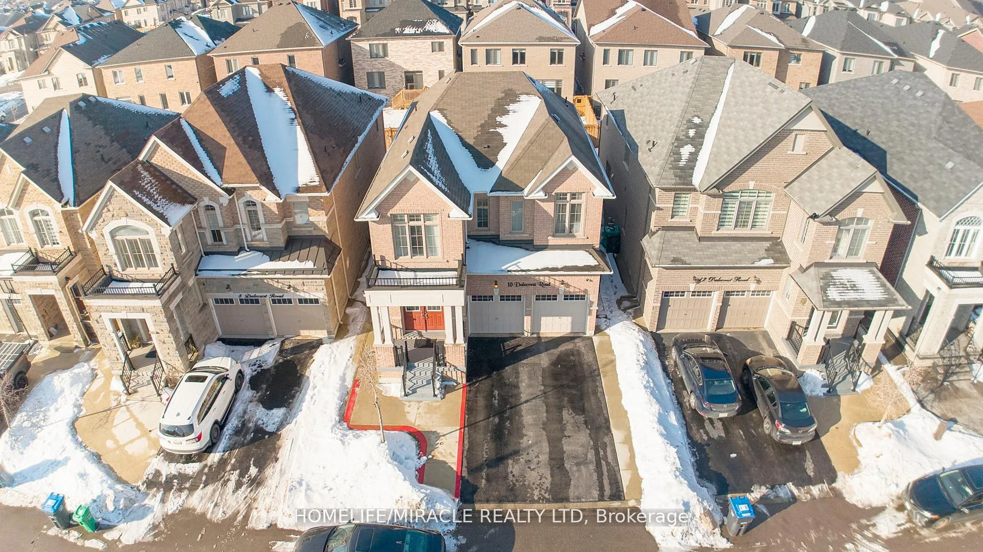 Photo 4 of 10 Dalecrest Road, Brampton, Credit Valley — HOMEH