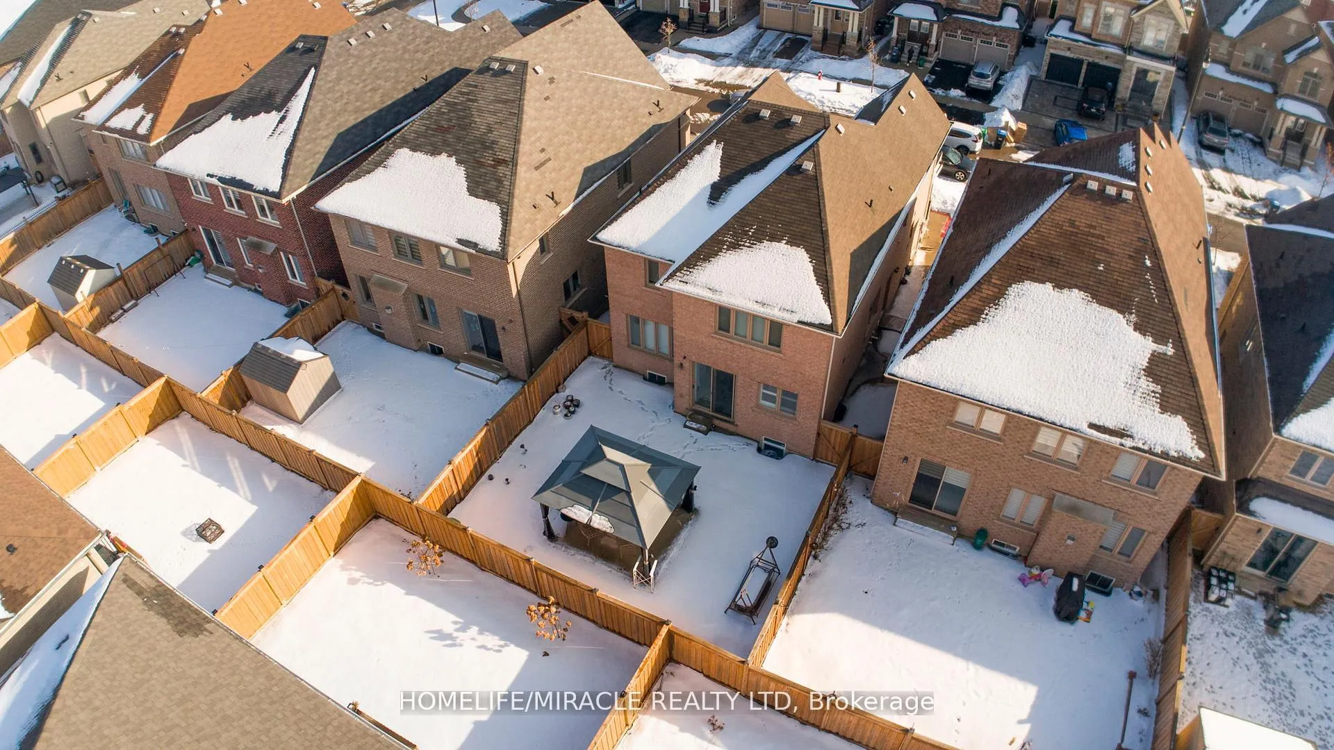 Photo 5 of 10 Dalecrest Road, Brampton, Credit Valley — HOMEH