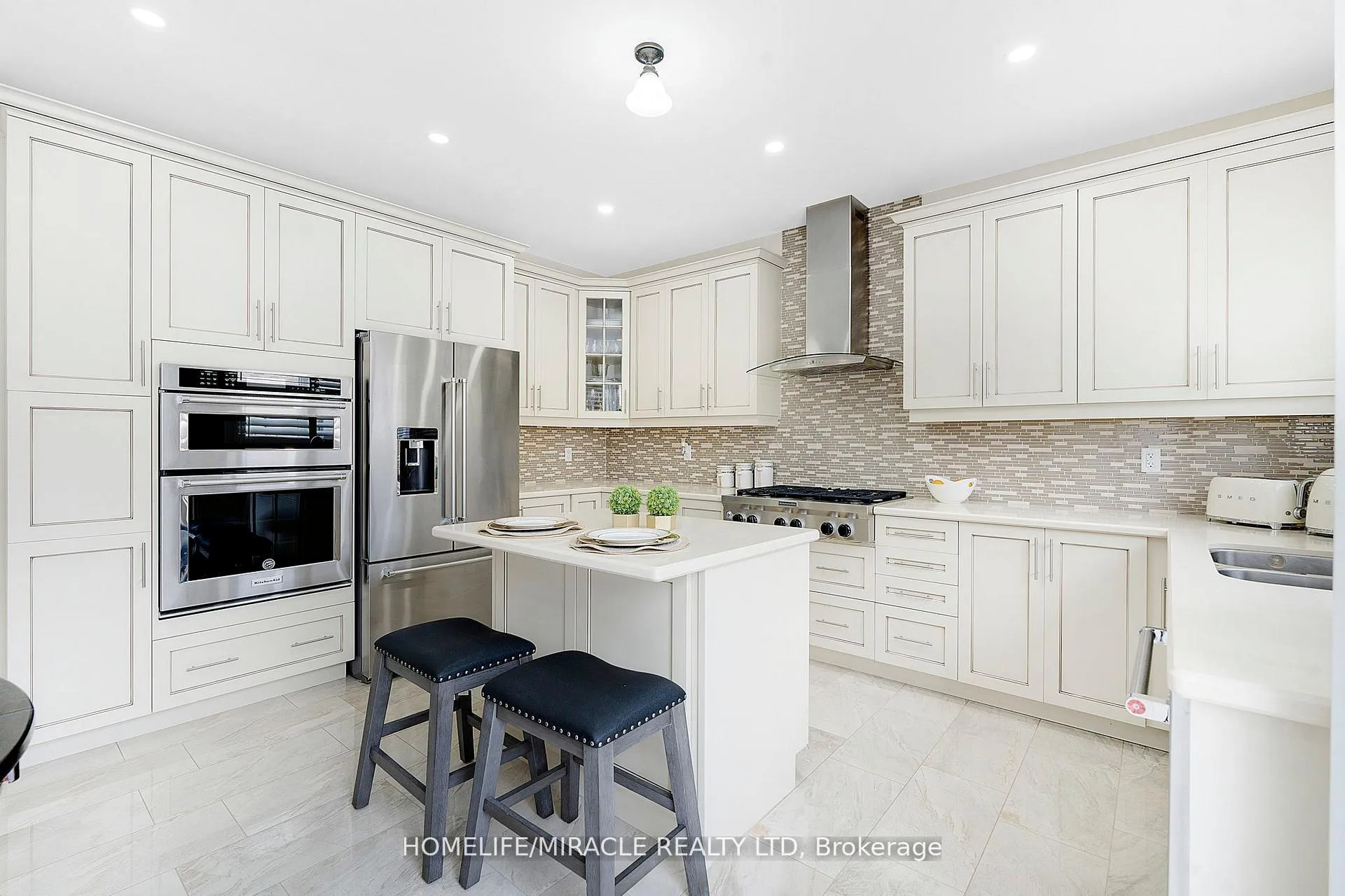 Photo 17 of 10 Dalecrest Road, Brampton, Credit Valley — HOMEH