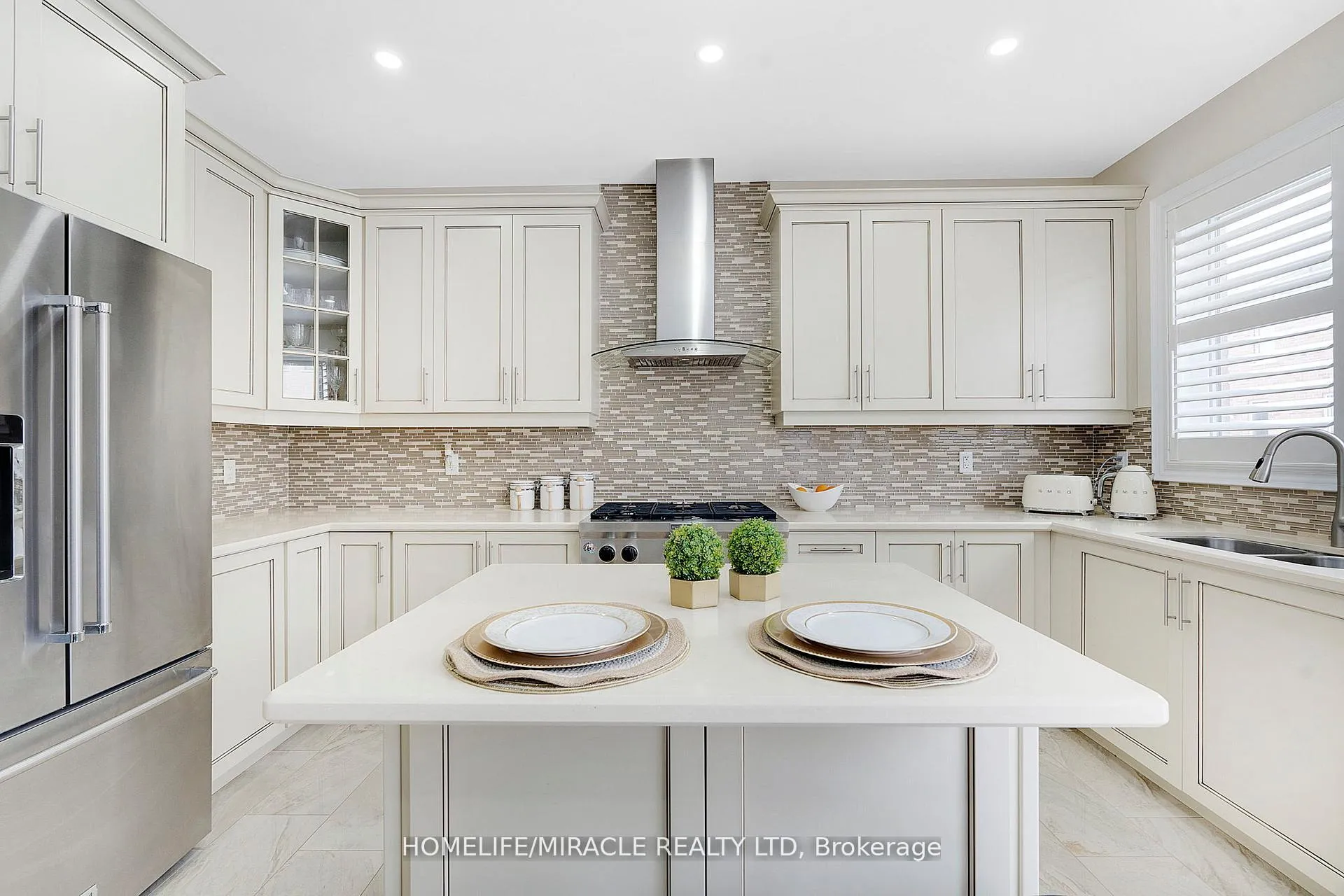 Photo 18 of 10 Dalecrest Road, Brampton, Credit Valley — HOMEH