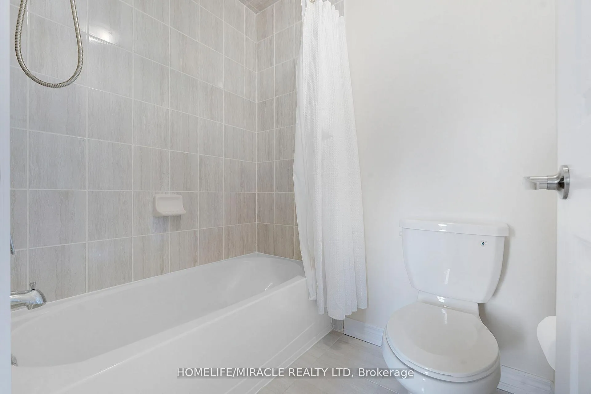 Photo 34 of 10 Dalecrest Road, Brampton, Credit Valley — HOMEH