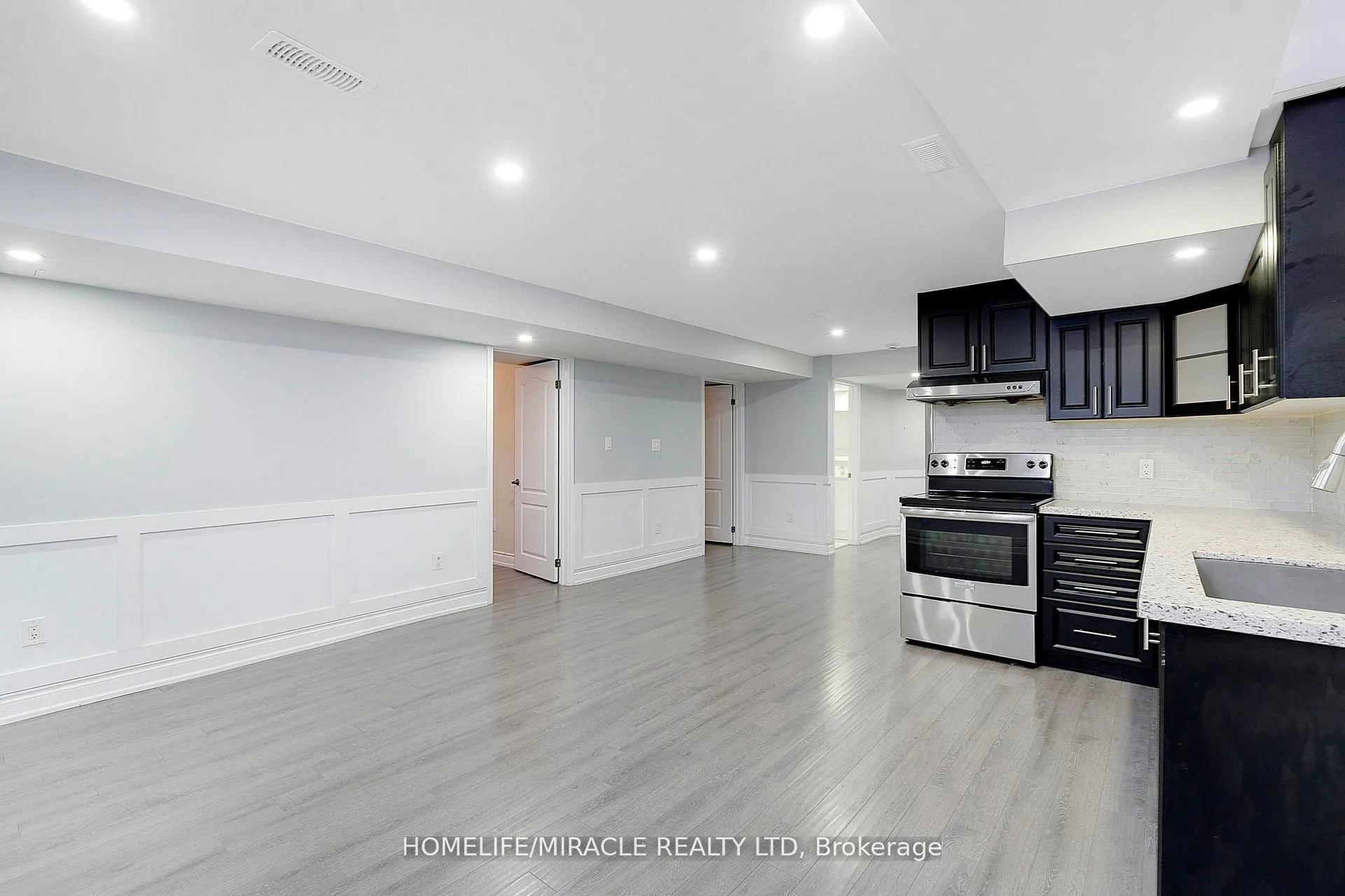 Photo 38 of 10 Dalecrest Road, Brampton, Credit Valley — HOMEH