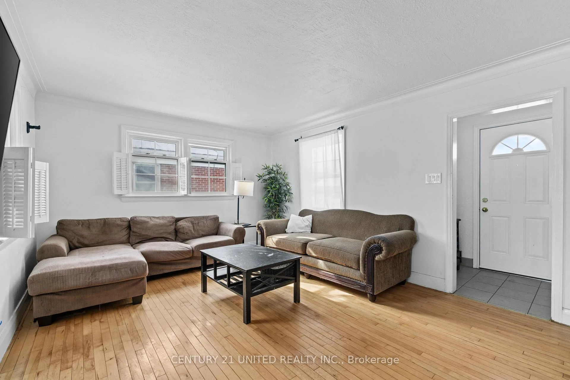Photo 7 of 598 Donegal Street, Peterborough, Town Ward 3 — HOMEH