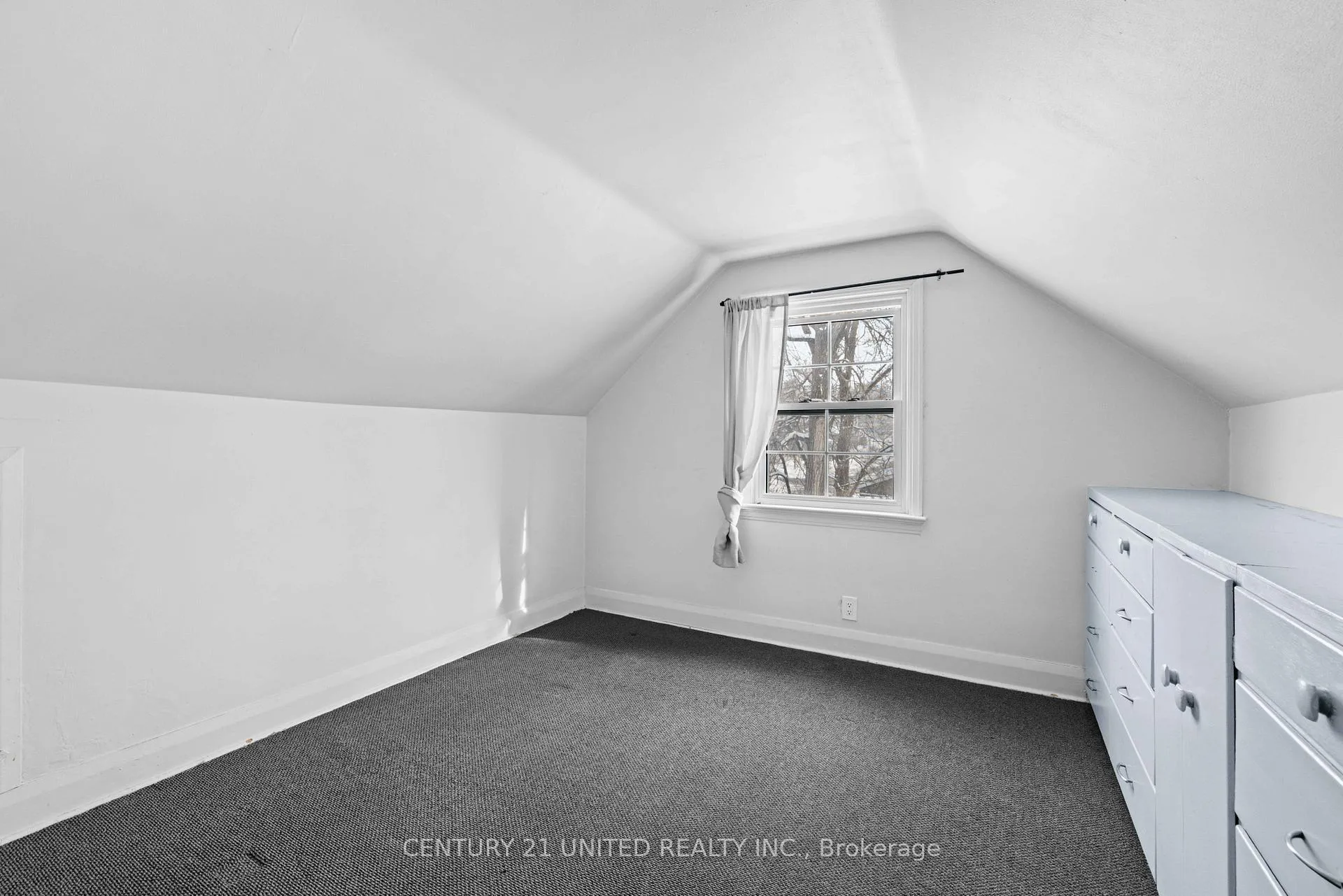 Photo 15 of 598 Donegal Street, Peterborough, Town Ward 3 — HOMEH