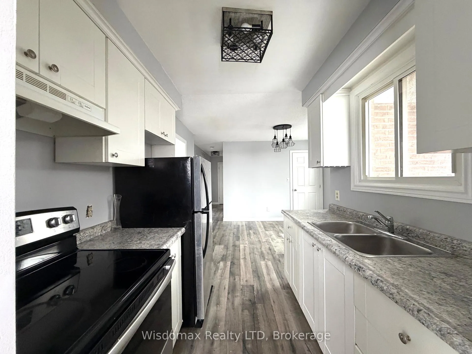 Photo 2 of 7 Kirk Street, St. Catharines, Western Hill — HOMEH