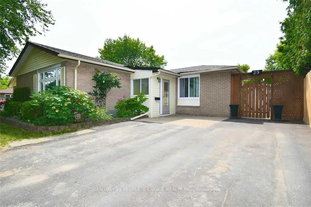 Photo 3 of Unit Main, 29 Flavian Crescent, Brampton, Southgate — HOMEH
