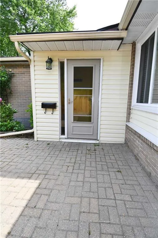 Photo 4 of Unit Main, 29 Flavian Crescent, Brampton, Southgate — HOMEH