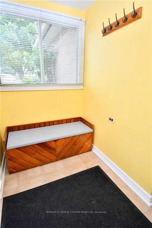 Photo 5 of Unit Main, 29 Flavian Crescent, Brampton, Southgate — HOMEH