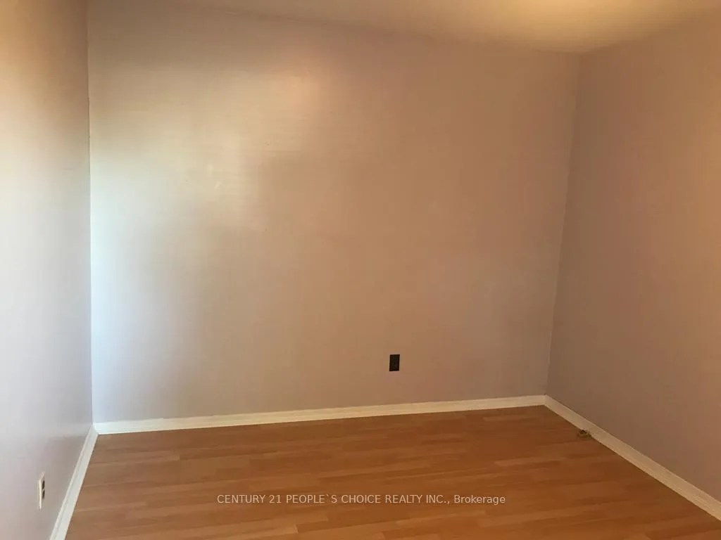 Photo 11 of Unit Main, 29 Flavian Crescent, Brampton, Southgate — HOMEH