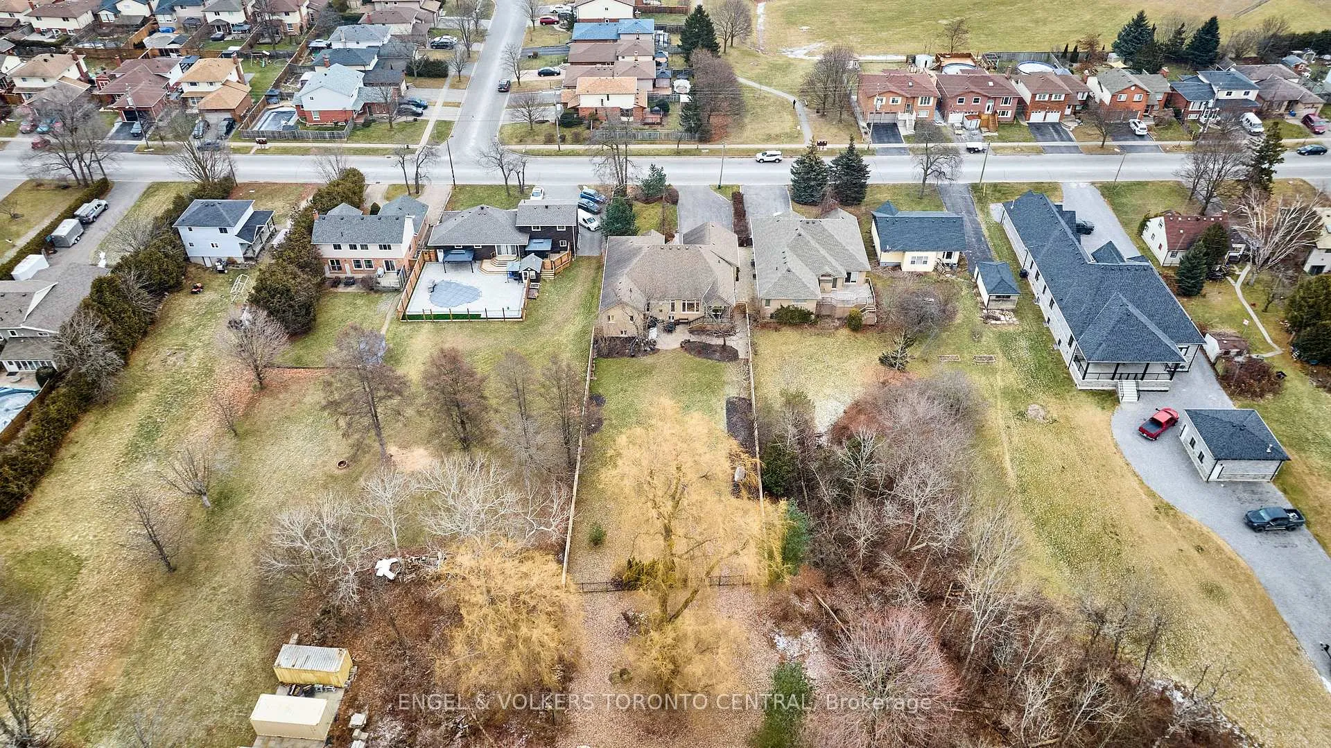 Photo 33 of 66 Varcoe Road, Clarington, Courtice — HOMEH