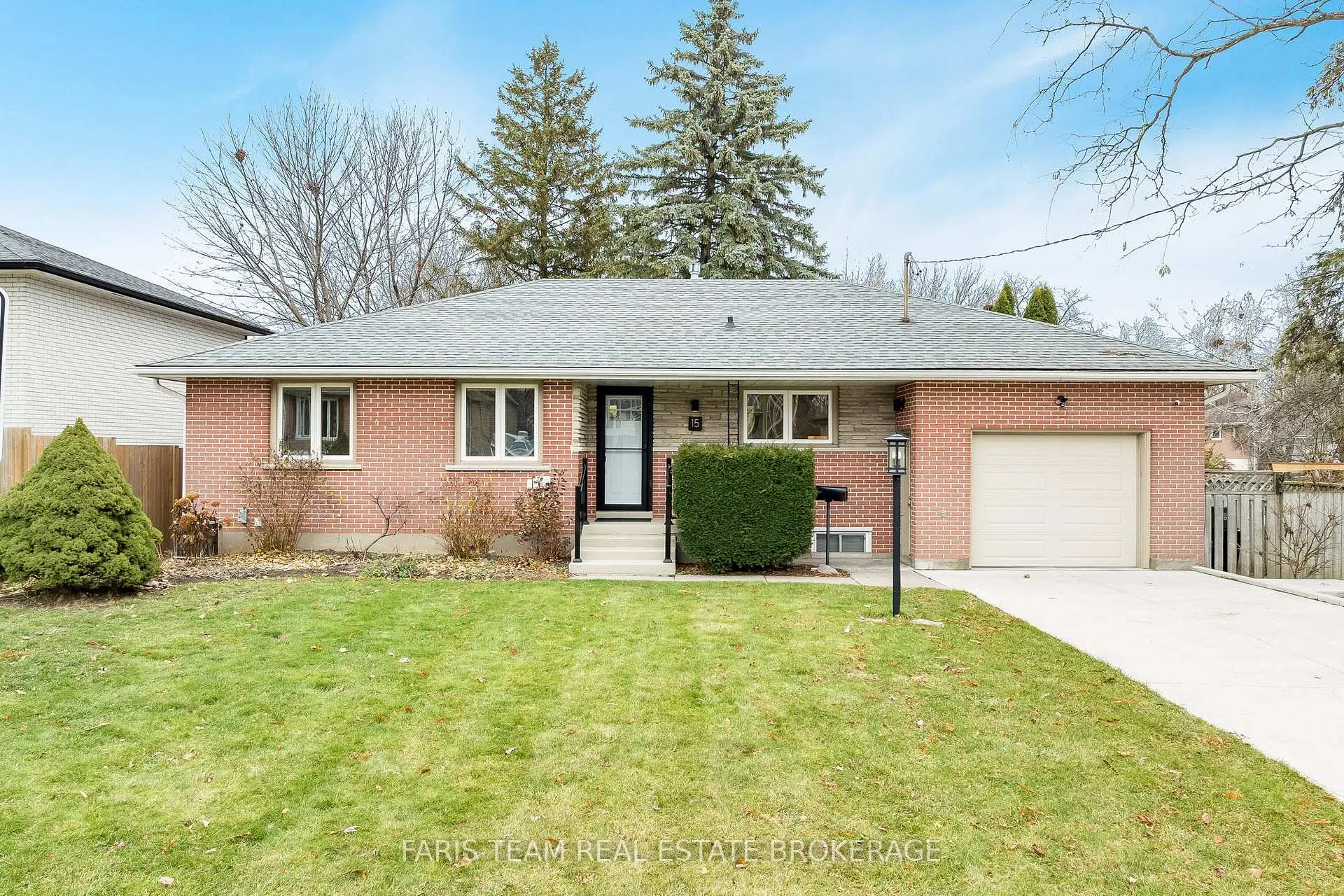 Photo 2 of 15 Davidson Street, Barrie, Wellington — HOMEH