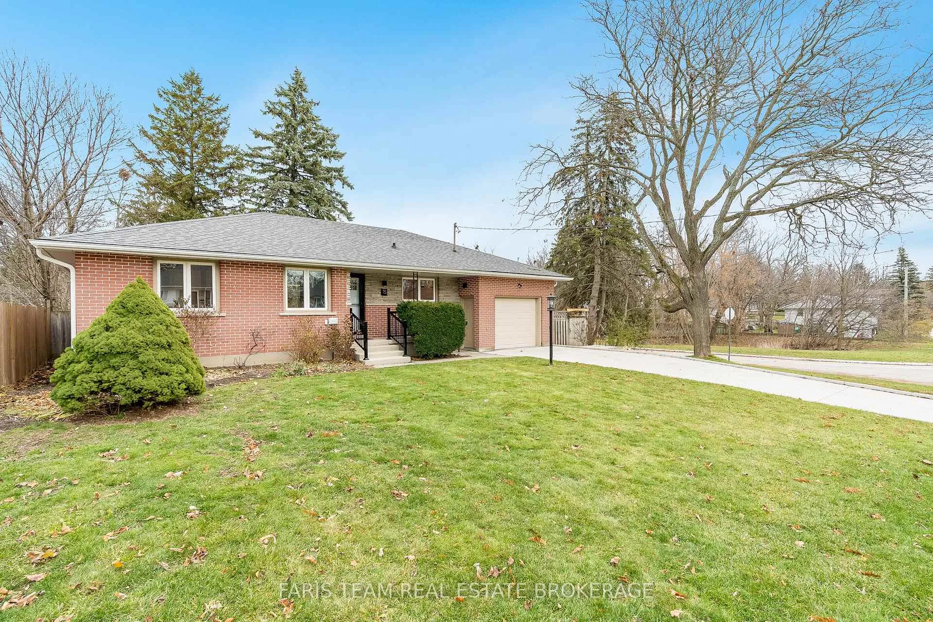 Photo 3 of 15 Davidson Street, Barrie, Wellington — HOMEH