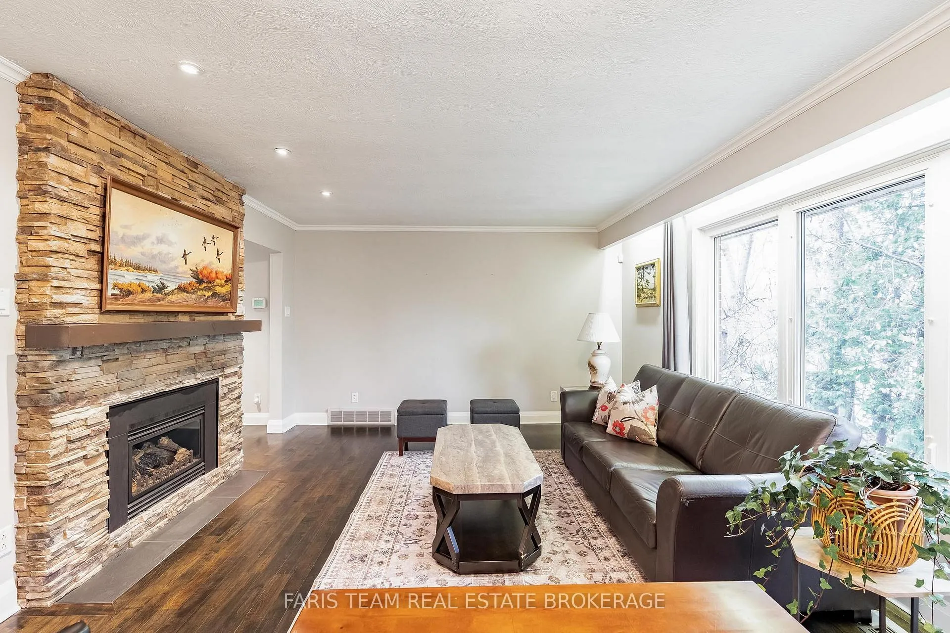Photo 10 of 15 Davidson Street, Barrie, Wellington — HOMEH