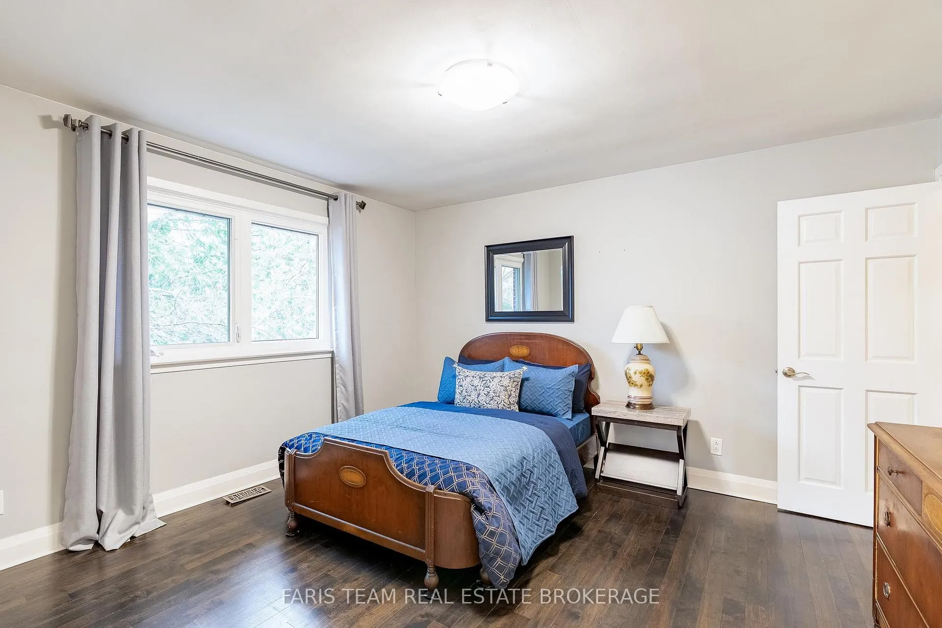 Photo 13 of 15 Davidson Street, Barrie, Wellington — HOMEH