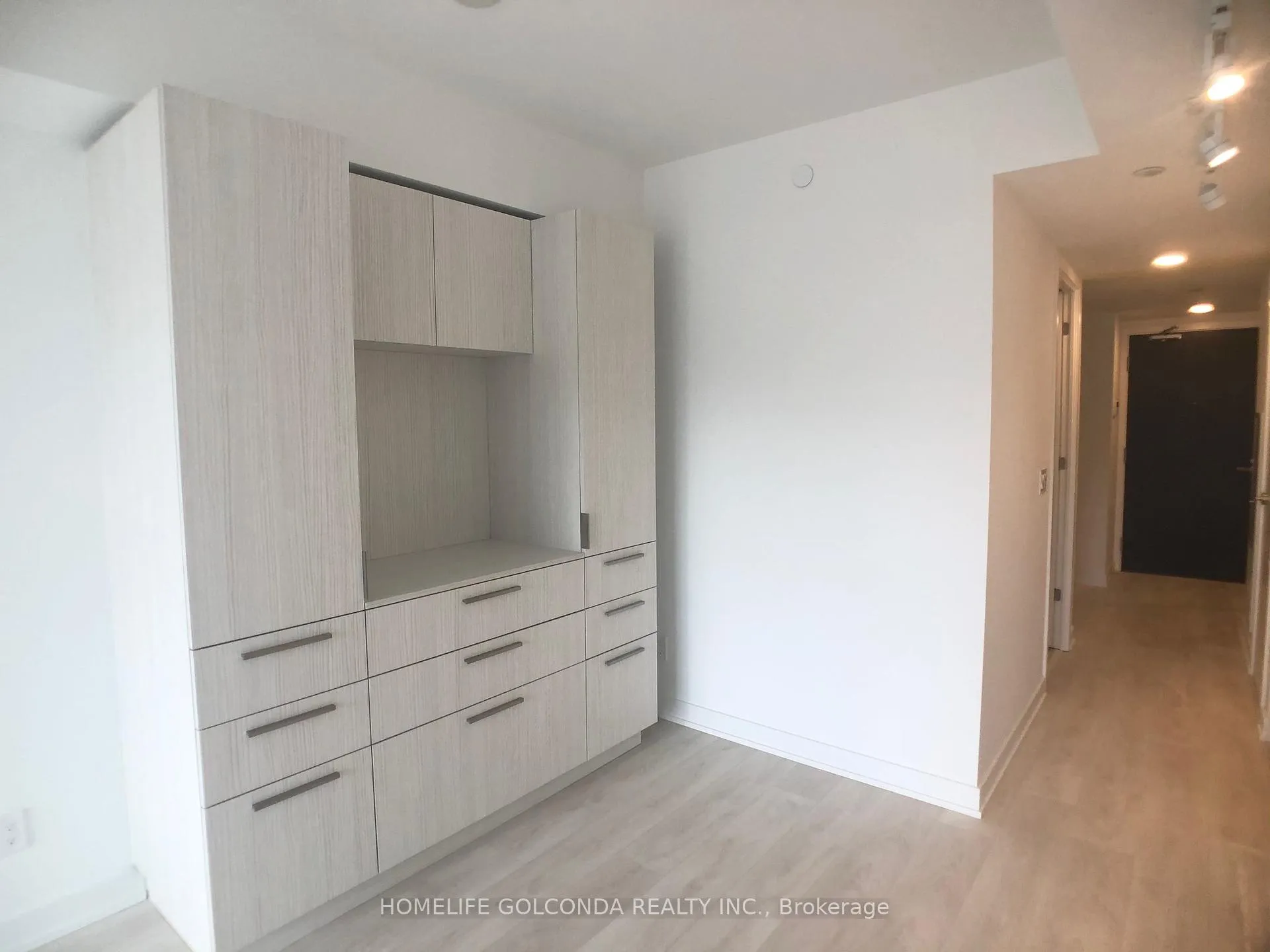 Photo 5 of Unit 908, 18 Maitland Terrace, Toronto, Church-Yonge Corridor — HOMEH
