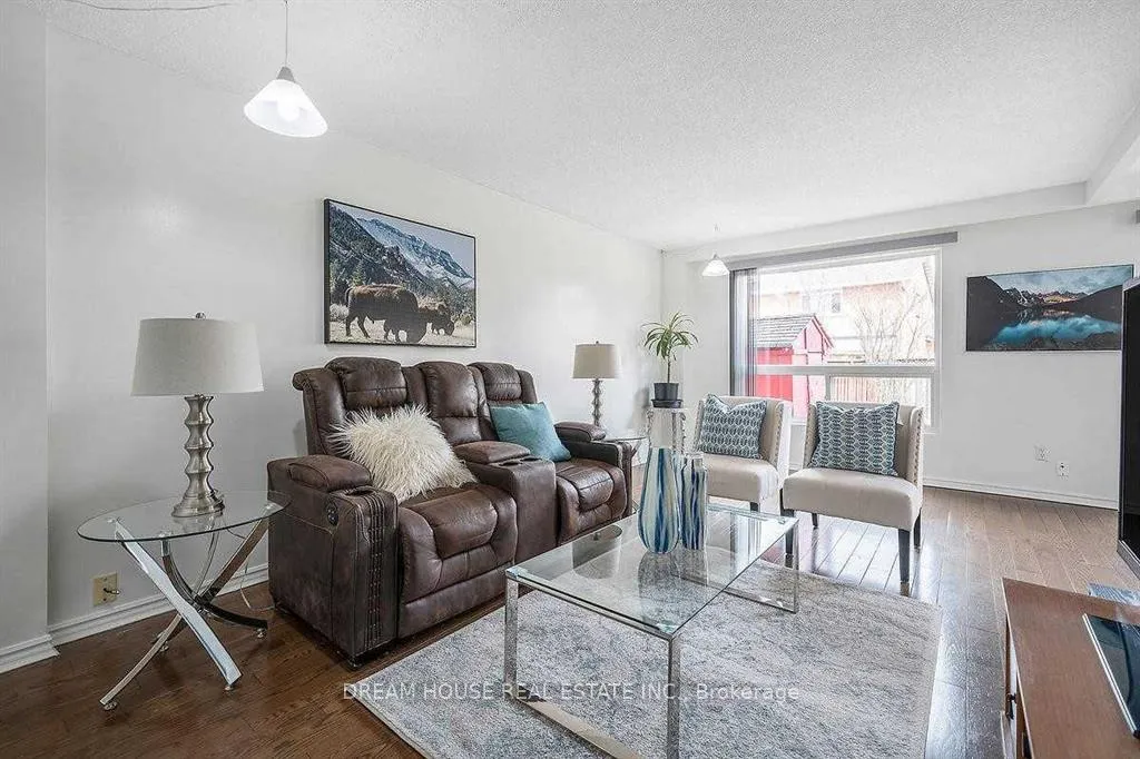 Photo 6 of 47 Rushmore Crescent, Brampton, Heart Lake East — HOMEH