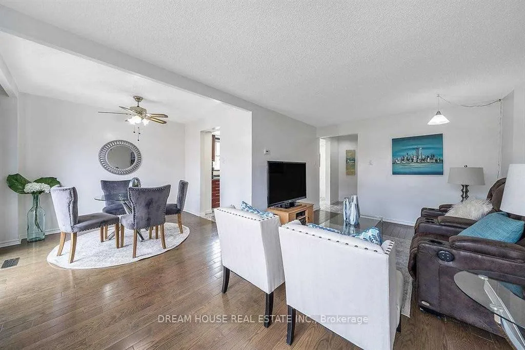 Photo 10 of 47 Rushmore Crescent, Brampton, Heart Lake East — HOMEH