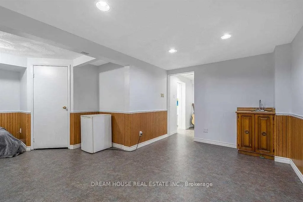 Photo 26 of 47 Rushmore Crescent, Brampton, Heart Lake East — HOMEH