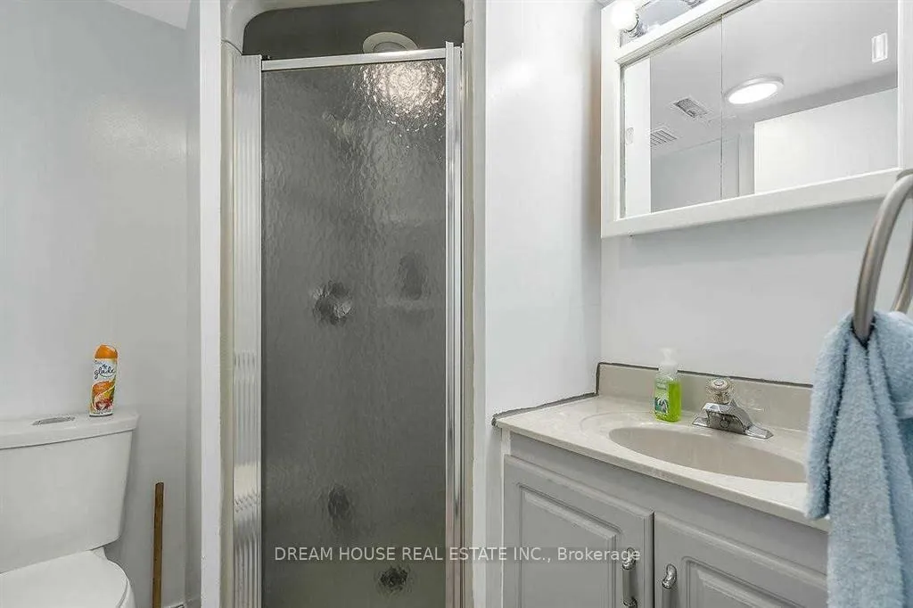 Photo 27 of 47 Rushmore Crescent, Brampton, Heart Lake East — HOMEH