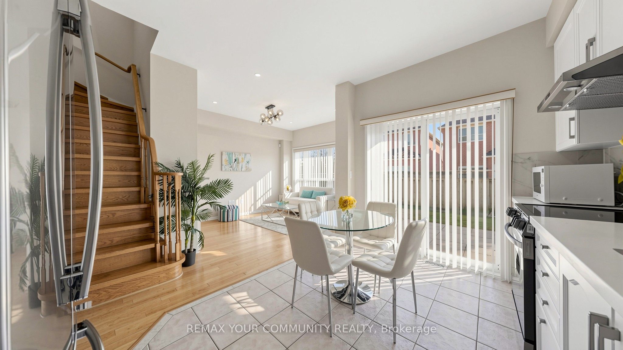 Photo 12 of 15 Catherina Street, Markham, Berczy — HOMEH
