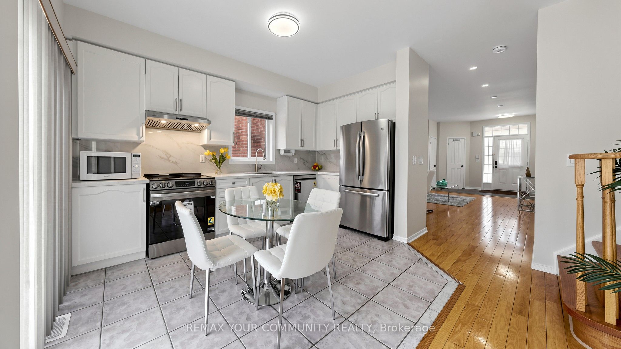 Photo 10 of 15 Catherina Street, Markham, Berczy — HOMEH