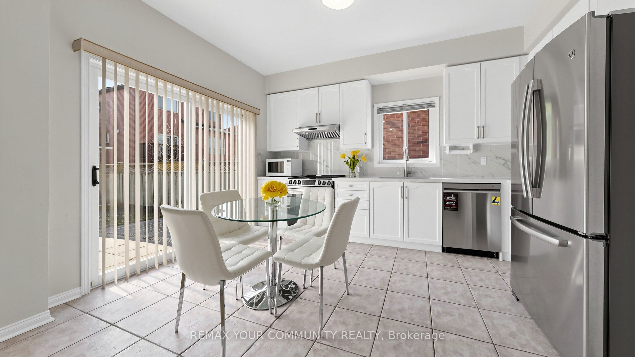 Photo 8 of 15 Catherina Street, Markham, Berczy — HOMEH
