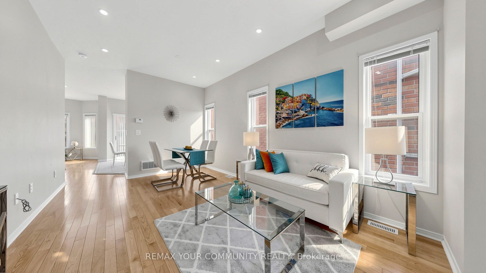 Photo 4 of 15 Catherina Street, Markham, Berczy — HOMEH
